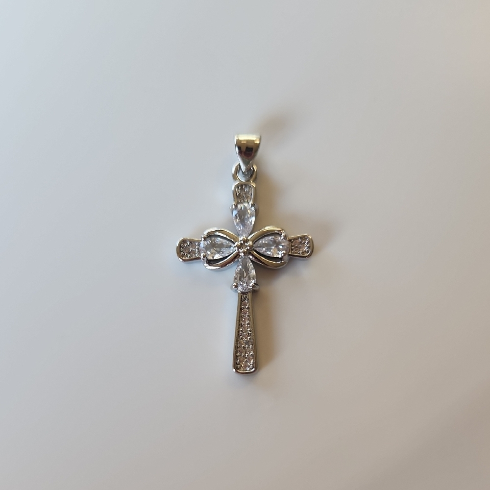 Pretty Bird Jewelry White Gold Plated Cross Pendant With CZ Stones